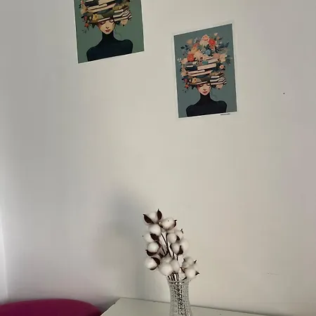 Garden House & Private House With Garden Apartment *