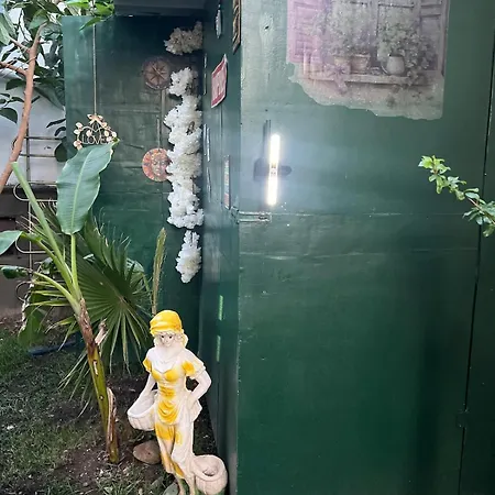 Apartment Garden House & Private House With Garden