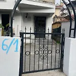 아파트 Garden House & Private House With Garden *